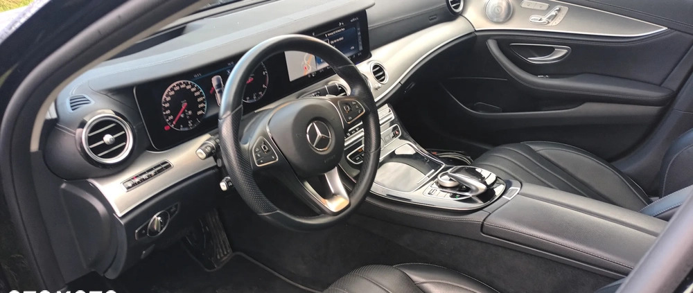 Mercedes-Benz Klasa E cena 146000 przebieg: 278000, rok produkcji 2018 z Wrocław małe 667